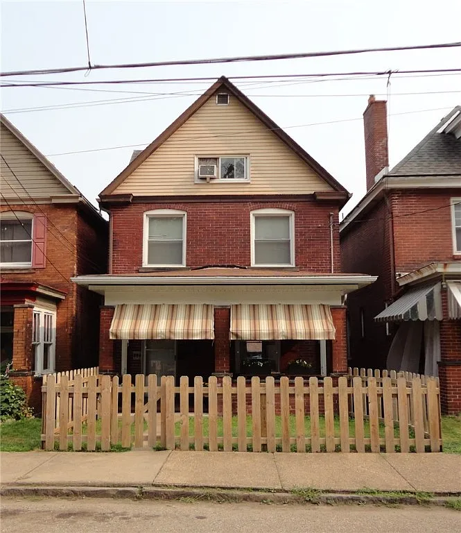 590 E 7th Ave photo 1