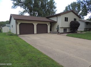 130 15th St NE, Watertown, SD 57201