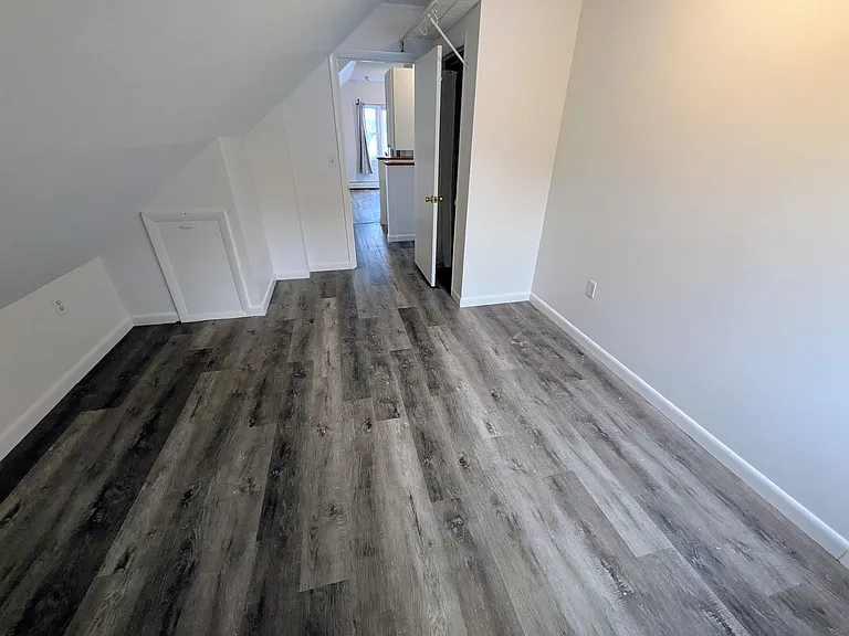 90 Gibbs Ave #4 — Photo 12