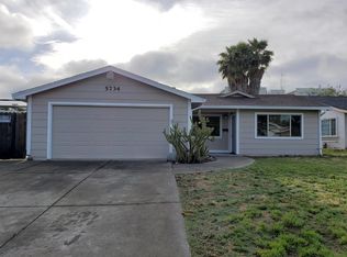 5734 Parkoaks Dr, Carmichael, CA 95608