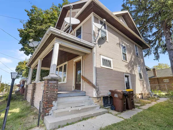 905 S State Ave, Freeport, IL 61032