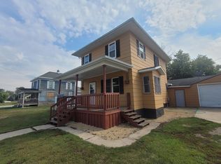 318 3rd St SE, Pipestone, MN 56164