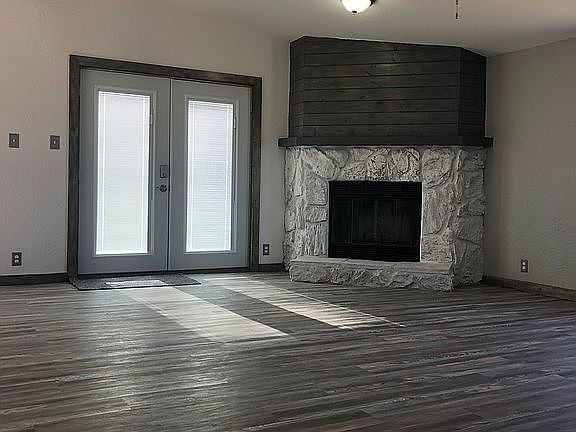 Dinning room with fireplace