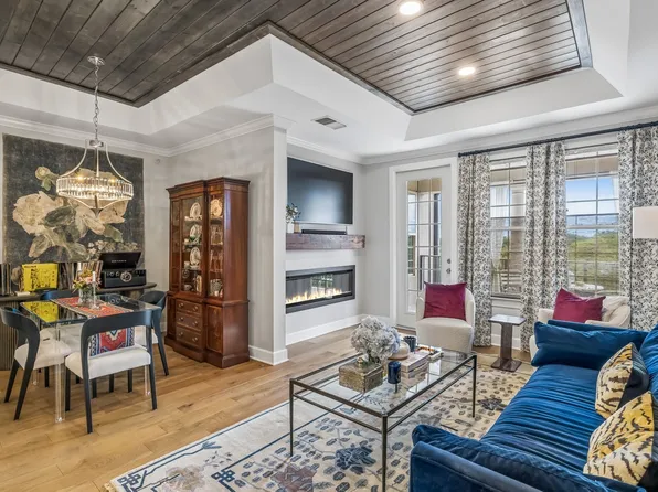 309 Seven Springs Way APT 403, Brentwood, TN 37027