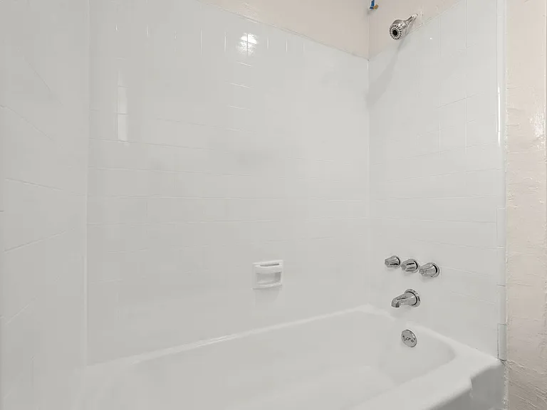 935 S Mariposa Ave — Photo 12