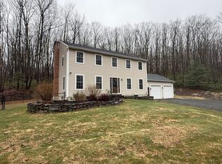 1048 Main Rd, Granville, MA 01034