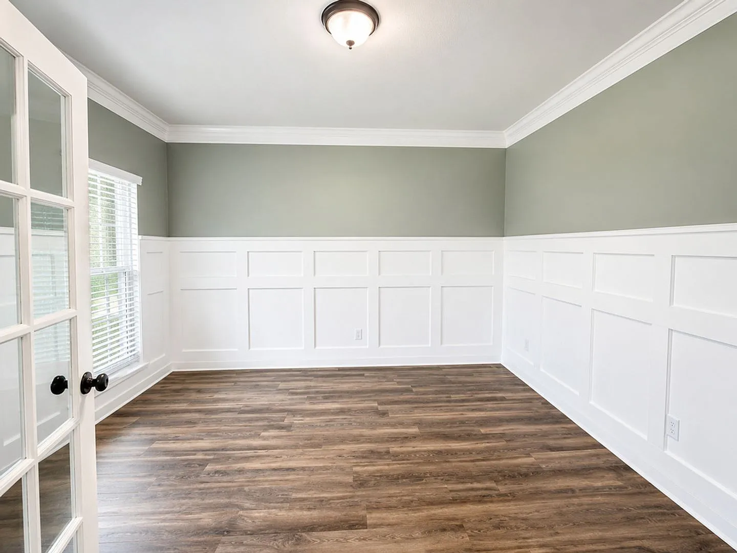 Spacious 4 bed, 2.5 bath Home with Neighborhood Amenities! — Photo 3
