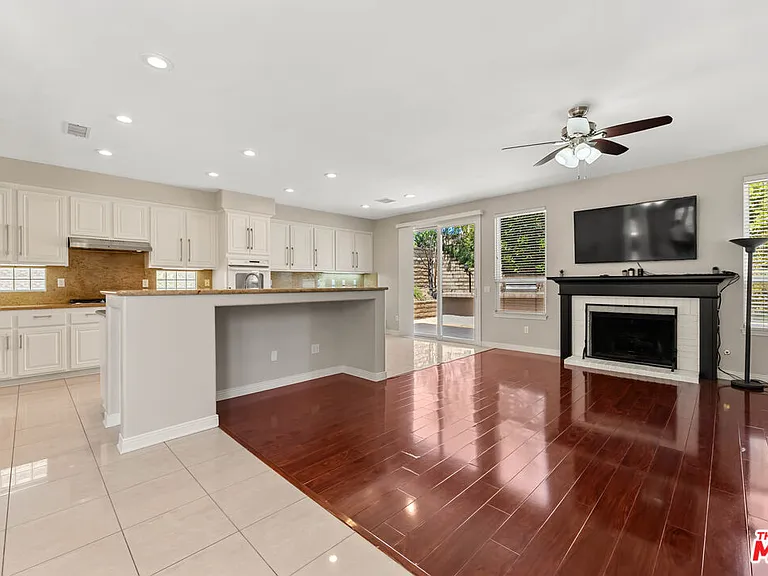 1385 White Feather Ct — Photo 5