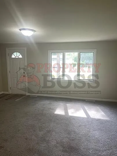 6195 Glen Dr — Photo 3