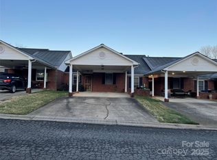 19915 Oak Leaf Cir, Cornelius, NC 28031