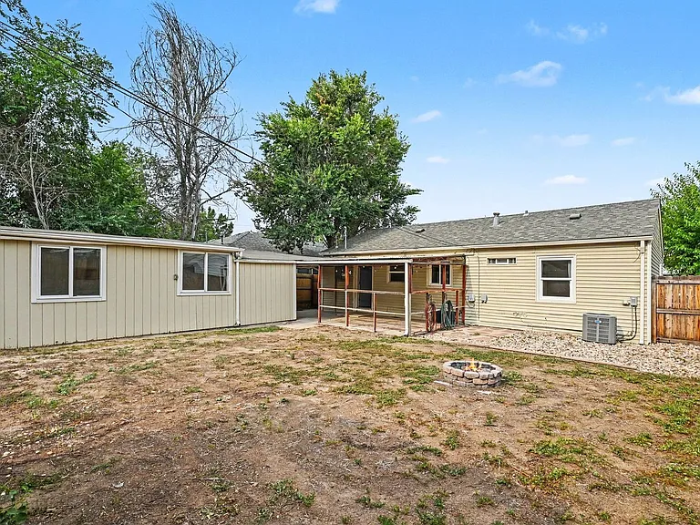 1310 Alton St — Photo 21