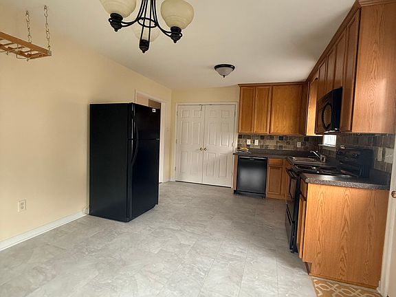 Kitchen/kitchenette area