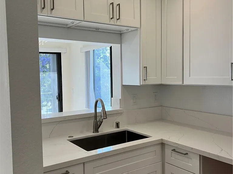 396 W Dryden St #201 — Photo 6