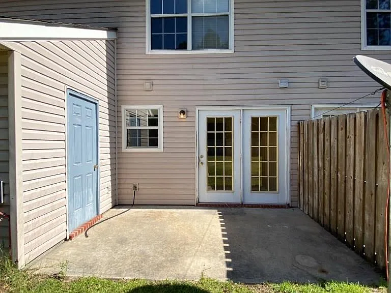 1100-8C Pineland Ave — Photo 13