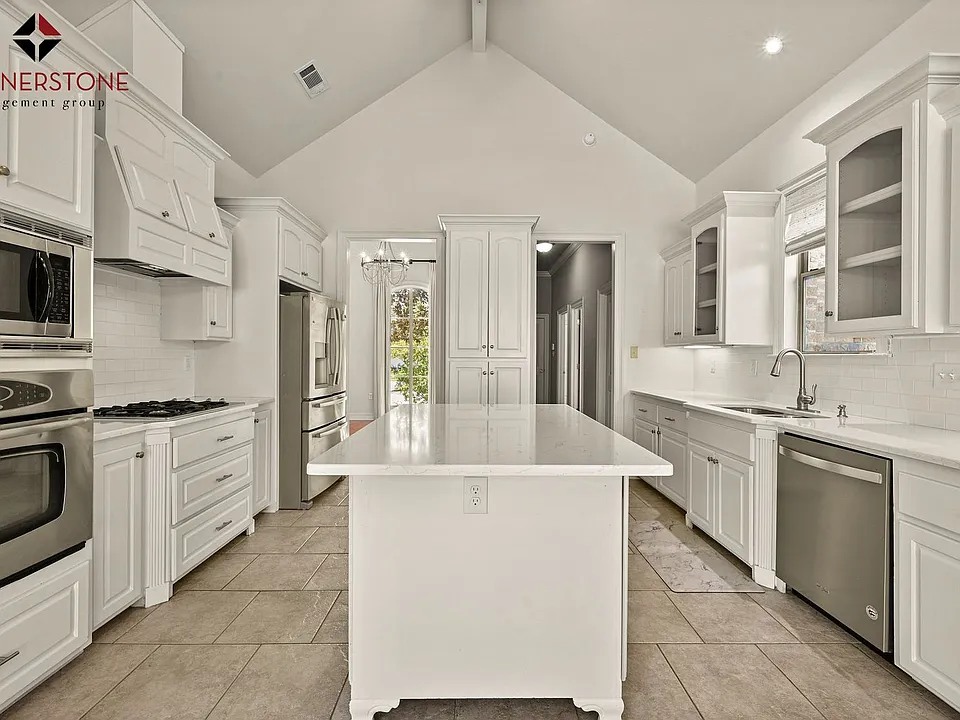 8564 Grand View Dr