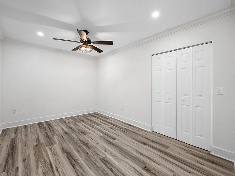 16324 Bonneville Dr — Photo 11