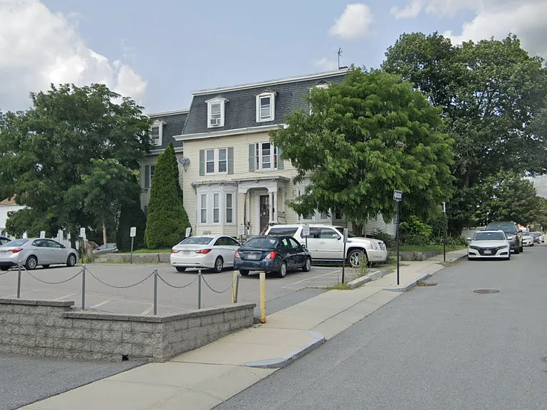12 Pleasant St — Photo 10