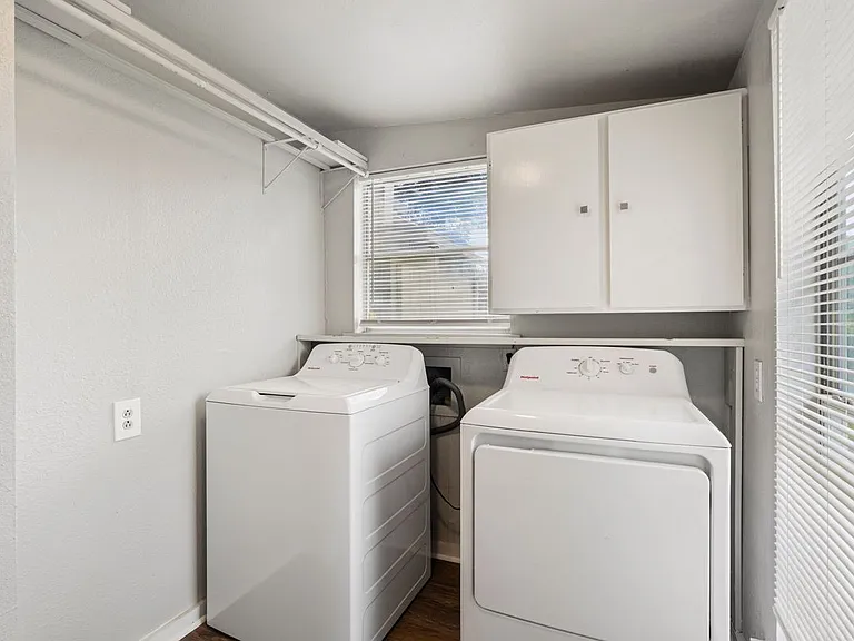604 W Hollywood Ave #1 — Photo 8