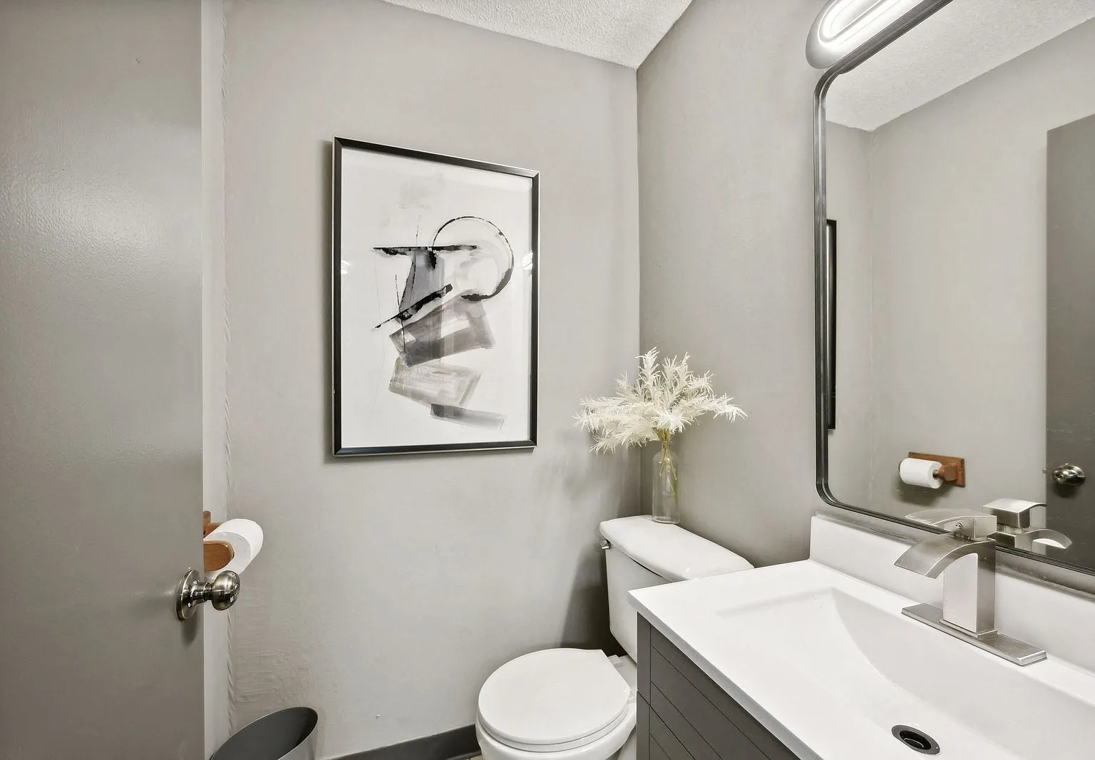 Van Dyke Apartments — Photo 4