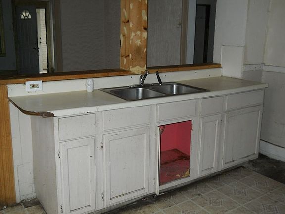 5th image of 95 Le Roy St