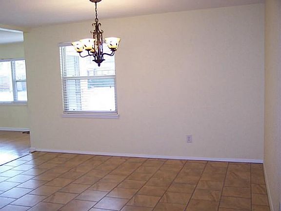 4th image of 1407 Marshalldale Dr