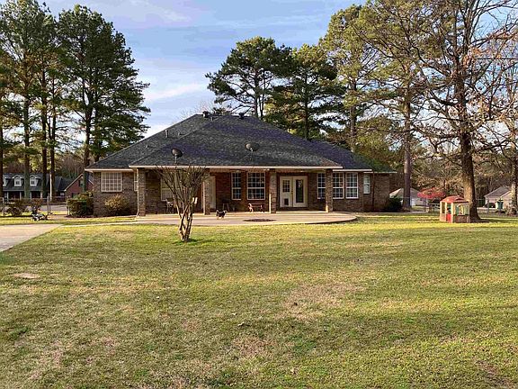 3rd image of 447 Deerwood Ln