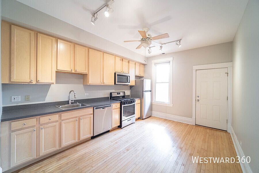 1st image of 3934 N Hermitage Ave #2
