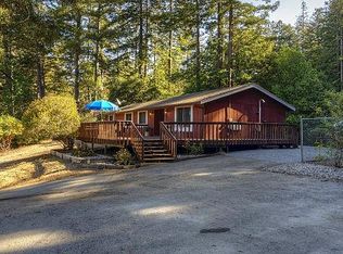 560 Wurr Rd, Loma Mar, CA 94021