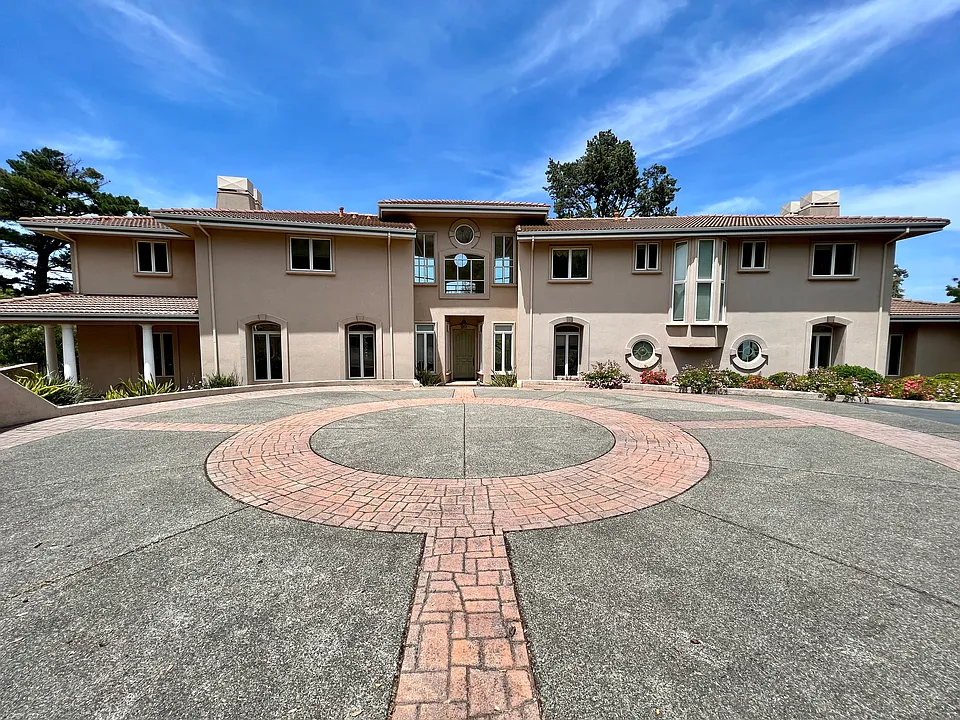 75 Bond Ln