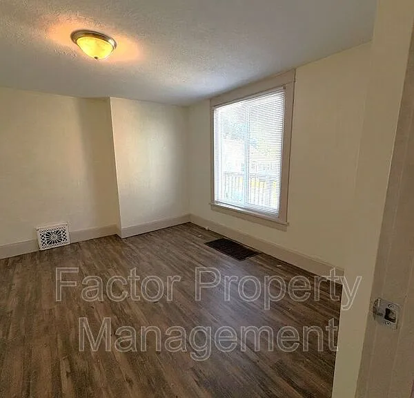 103 Locust St #1 — Photo 9