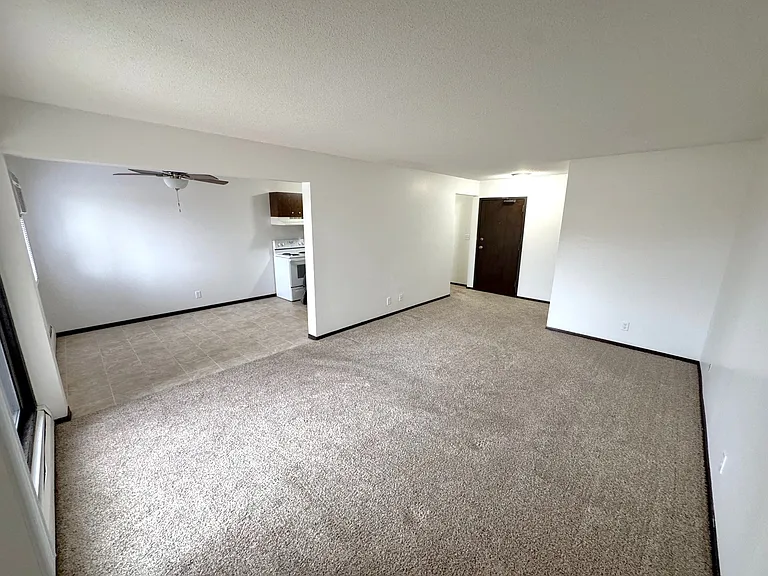 Fairway Woods Apartments — Photo 27