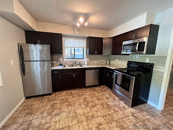 5th image of 10 Stoney Shores Ct