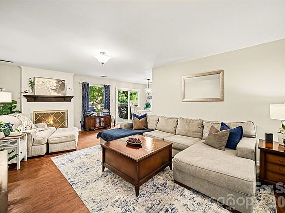 4th image of 2706 Lytham Dr