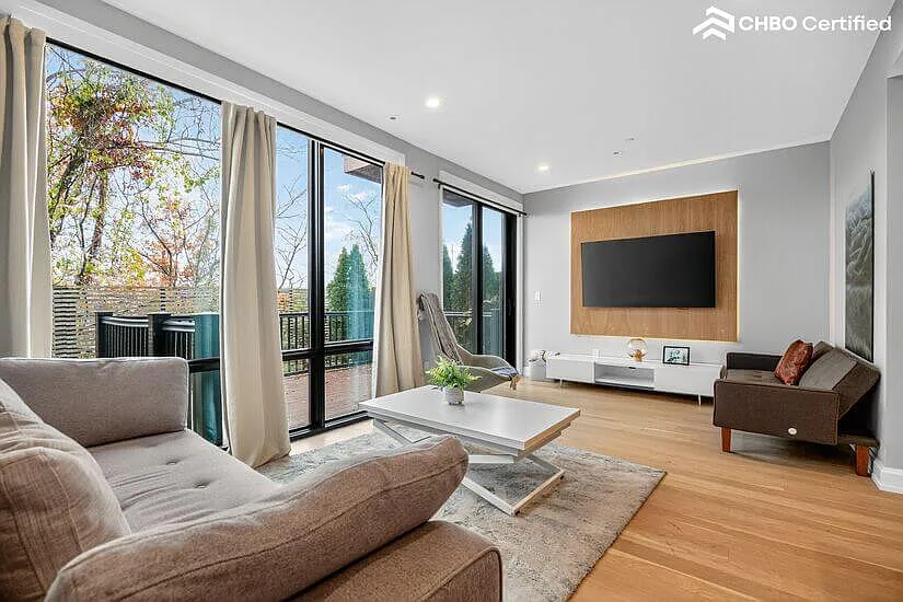 Ultra Luxury Townhouse Manhattan Views — Photo 3