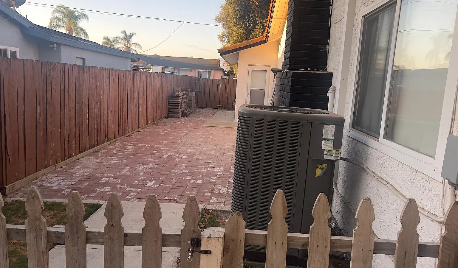 4 bed, 2129 sqft, $4,100 — Photo 1
