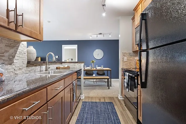 16 Sterling Cir #208 — Photo 28
