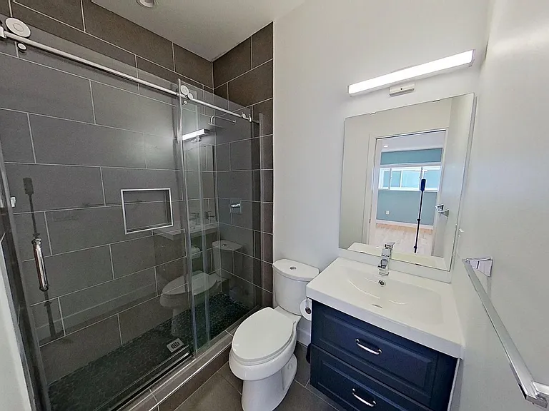 818 N Van Ness — Photo 13