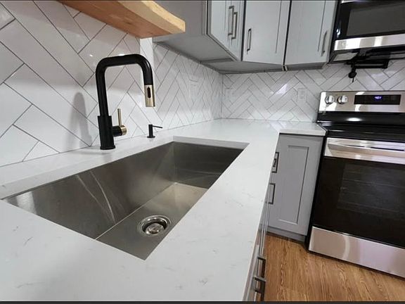 5th image of 6 Harding Ave #4