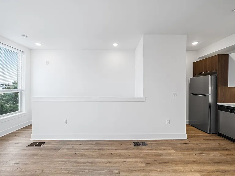 4324 Lancaster Ave — Photo 58