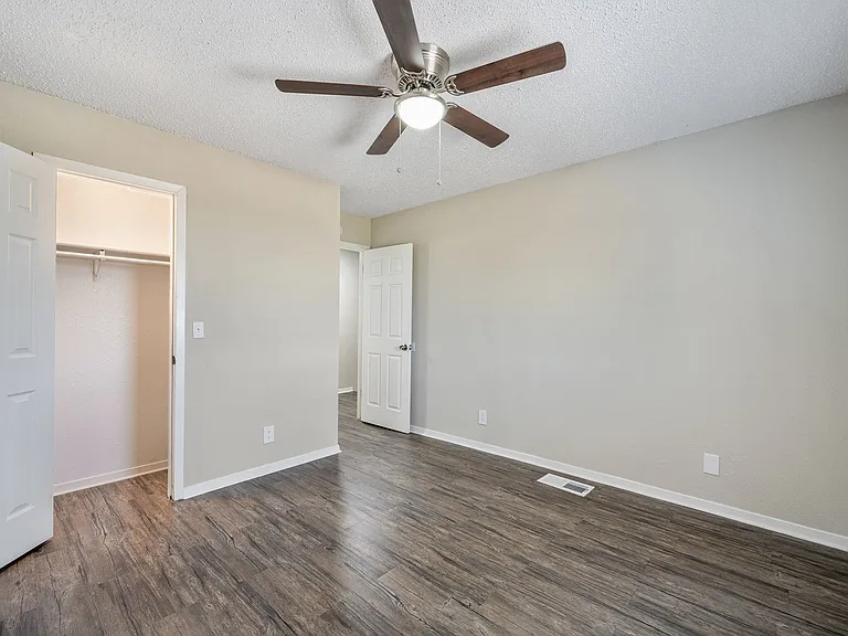 Breezeway Townhomes — Photo 15