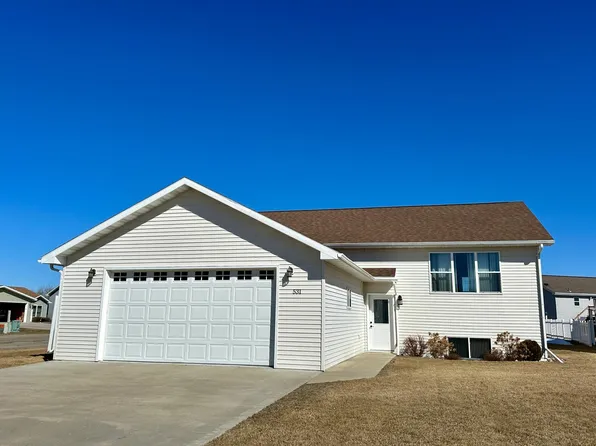 531 Riverwood Dr, Detroit Lakes, MN 56501