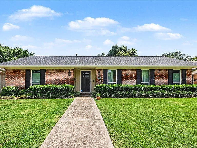 4831 Stillbrooke Dr — Photo 3