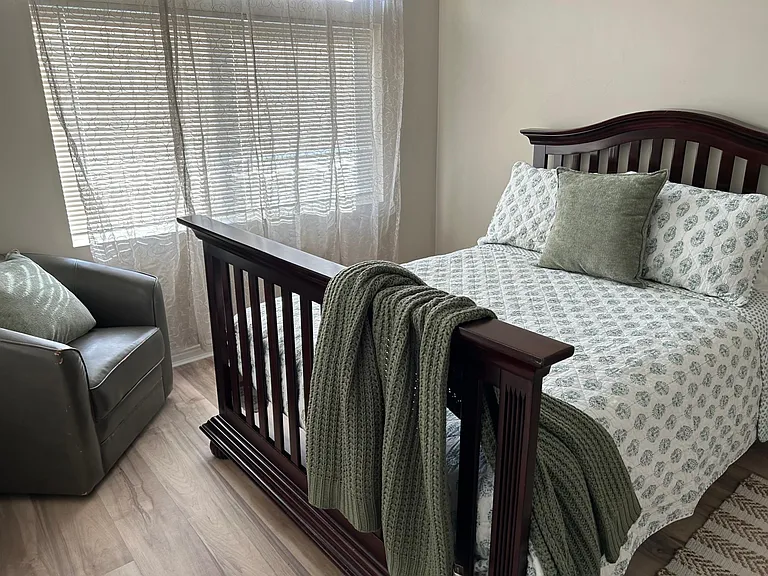 405 S 740 E — Photo 27