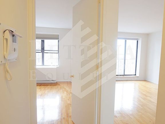 4th image of 241 E 86th St APT 17F