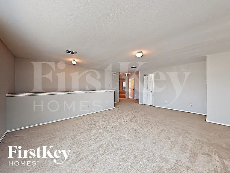 716 Wrigley Dr — Photo 13