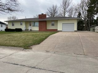 1812 O St, Aurora, NE 68818