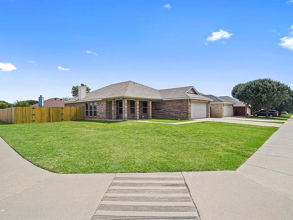 3rd image of 1356 Meadowbrook Ln