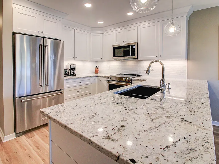 590 Marina Dr #1-D22 — Photo 3