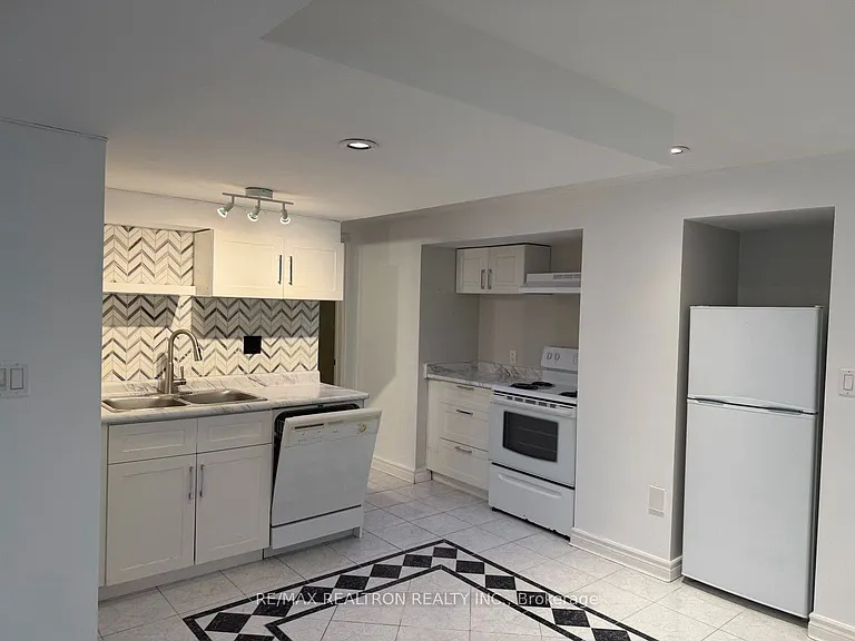 323 Elmwood Ave #LOWER LEVEL — Photo 9
