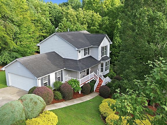 3rd image of 627 Trestle Ridge Rd